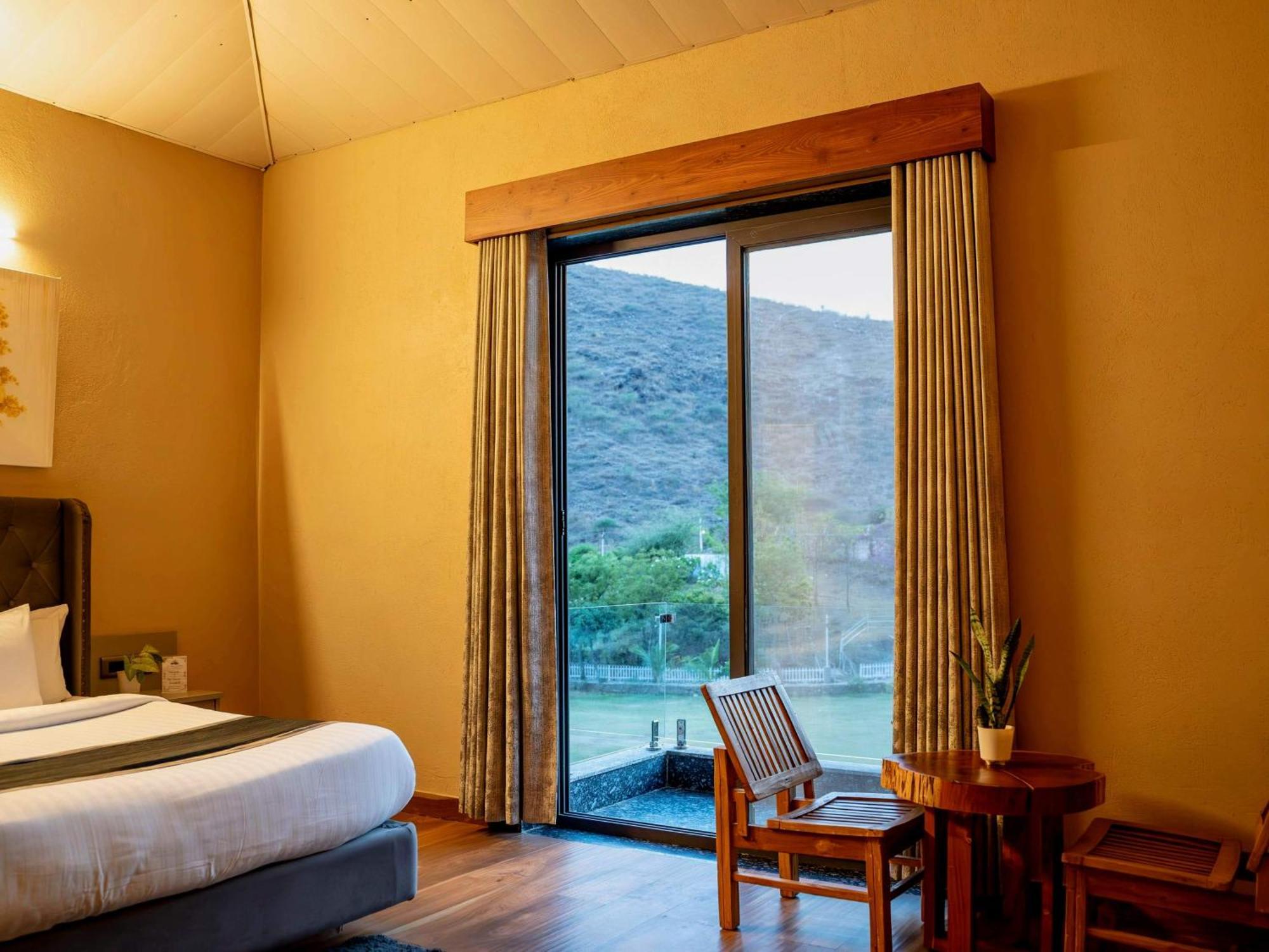 The Divine Hills Resort Nāi Стая снимка